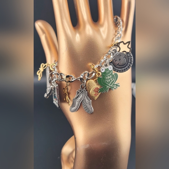 tops Jewelry - Vintage - TOPS - CHARM BRACELET Weight Loss Program - 10 Charms